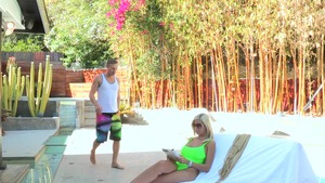 We Live Together: Red and White Girls, Sweet Xmas Fun