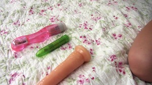 She is a Freak: Amateur Sex: Shoe meets Wet Pussy