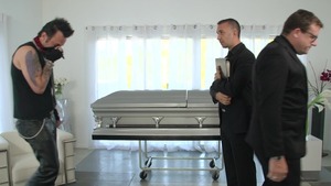 Milfs Like It Big: Akira Lane Pumps Up the Funeral Heat