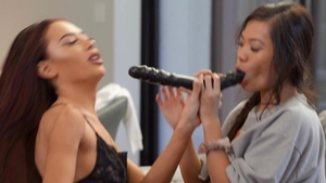 We Live Together: Guessing Games Afternoon Heat Up