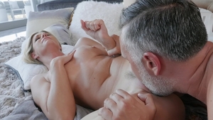 Dirty Masseur: Fingering and Deepthroat Delights