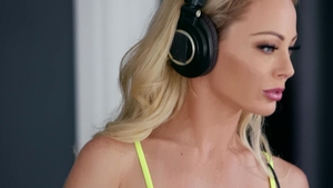 Brazzers Exxtra: Sneak Preview of the Big Tit Fun