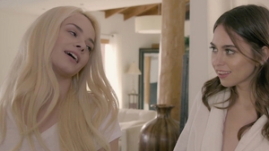 TheLesbianExperience: Kiss Me Riley, I'm Yours