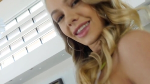 GirlCum: Pussy Play Until Naomi Squirts