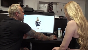 AltErotic: Delirious Hunter blowjobs in office