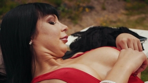 Mariska X: Loud sex accompanied by Valentina Ricci outdoors