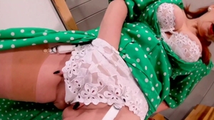 RedXXX: Horny Housewife's Vintage Dress Unbuttoned for Wank