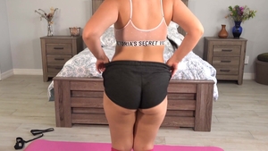 Baberotica: Big Ass Babe Stretches & Teases