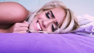 I Know That Girl: Happy and Gagging: Janice's Story