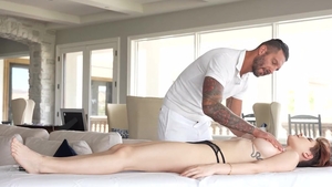 Cum4K: Fucking Delights Unfold from Relaxing Rubs