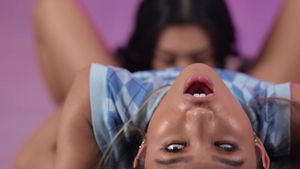 Brazzers: Scissoring Action - Pinay Edition