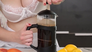 Passion HD: Waking Up With A Naked Octavia