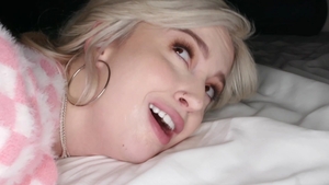 TUSHYRAW: Lexi's Gaping Hole Takes It Rough