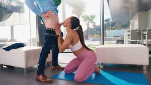 Brazzers: Big Cock Delaying Homecoming