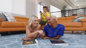 Brazzers: Fucking Big Dicked Kelsey with Fishnets