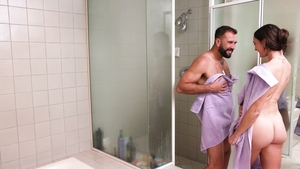 Deepthroating Leads To Raw Breeding In Shower